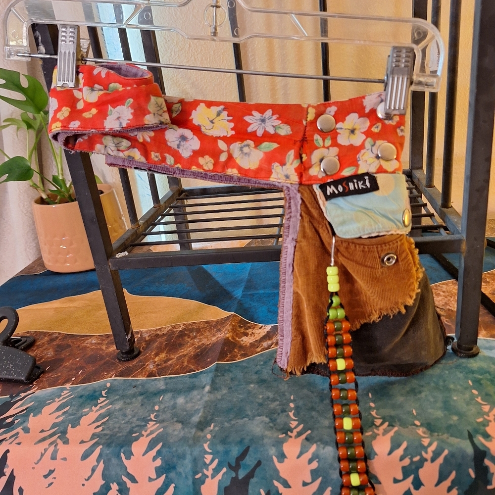 Belt with pocket and chain